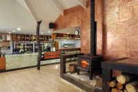 Awaroa Lodge Hotels in Pohara
