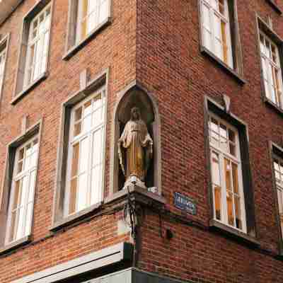 A Place Antwerp - Boutique Suites & Flats - Leeuwenstraat 20 Hotel Exterior
