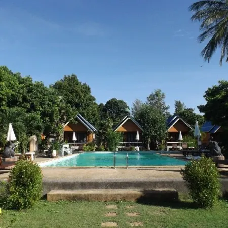 Lanta Long Beach Hostel