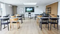 Sixtus Sinatur Hotel & Konference