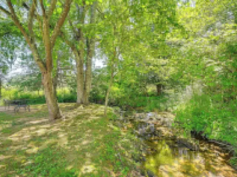 Family Fancy Gap Cottage w/ Deck - Pets Welcome! Hotels in Laurel Fork