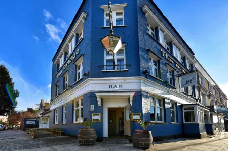The Bridge Pub & Rooms Отели рядом с достопримечательностью «Королевские ботанические сады»