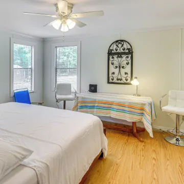 Crescent City Home w/ Charcoal Grill: Near 3 Lakes