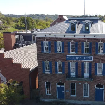 White House Hotel