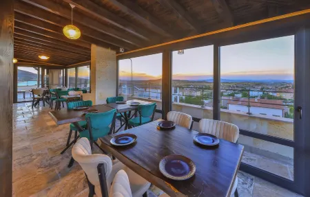 Noble Crown Stone House Cappadocia