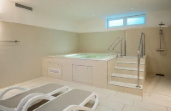 호마리스 웨스트 사이드, 셀프 체크인