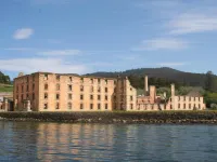 Lufra Hotel and Apartments Hotels in Eaglehawk Neck