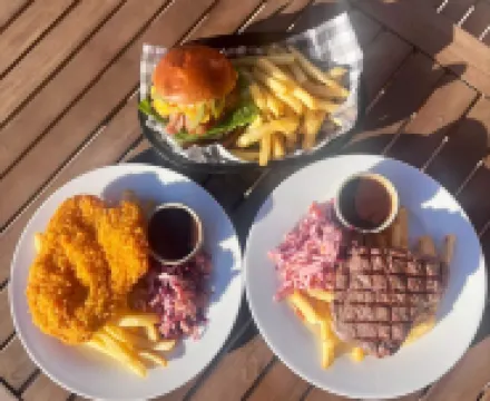 ゴードン ホテル セインツ・ピーター・アンド・ポールズ・オールド大聖堂周辺のホテル