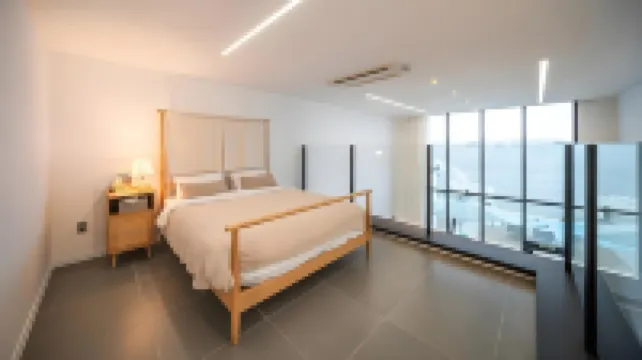 Yeosu Cave Pool Villa