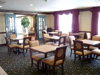 Staywell Inn & Suites - breakfast