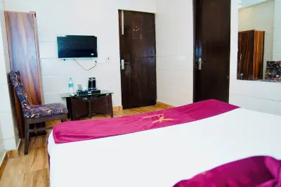 Hotel Arthcontinental By Admire Stays Отели в г. Калкаджи