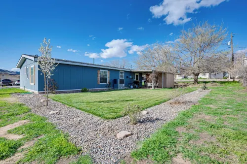 La Verkin Home w/ Yard, Covered Patio & Grill