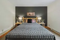 Sleeps 18 • Lake Access Game Room Close to Skiing Otter Banks by AvantStay