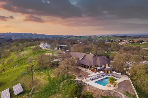 Cathedral by AvantStay Charming Secluded Estate w Sauna Pool Table Views of the Rolling Hills Hotels in Templeton