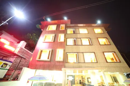 Royal Rosette Lake View Boutique Hotel