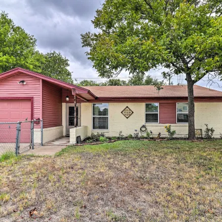 6 Mi to Fort Hood: Killeen Home w/ Yard & Patio