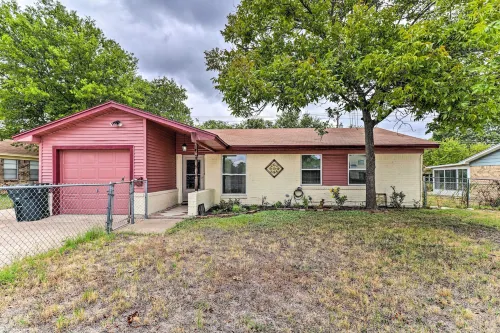 6 Mi to Fort Hood: Killeen Home w/ Yard & Patio - Kæledyr tilladt