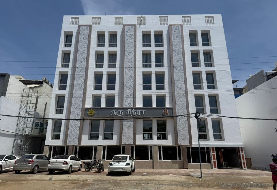 구루 치트라 호텔 로비 예상 이미지