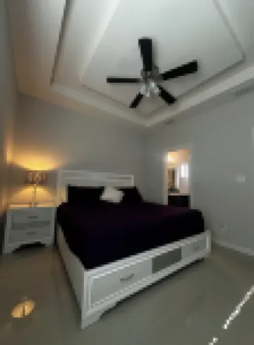 Purple King Size 3-bedroom apartment in wonderful McAllen with WiFi, AC