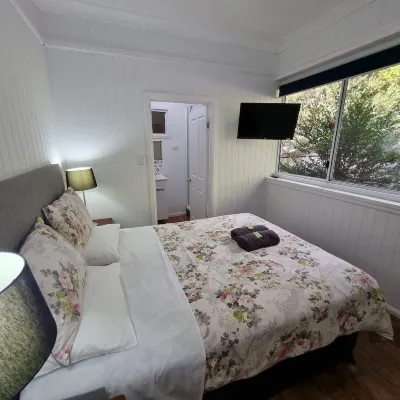 The Possum Pad Yungaburra Village. Walk to Restaurants, Historic Pub