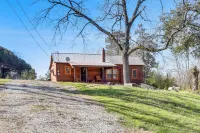 Serene Guion Cabin < 1 Mi to the White River! - Homestays
