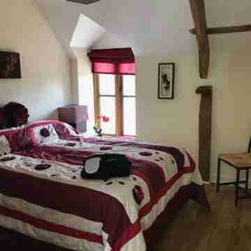 Peacock Cottage, Pet Friendly,  Black Mountain Range, nestled on Brecon Beacons Rooms