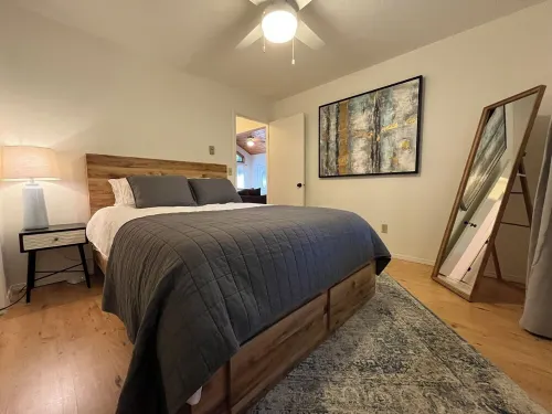 Cozy Mountain Home with Hot Tub and Wifi in Rhododendron