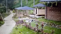 Glamping Kalimarno Wonosalam Các khách sạn ở Carangwulung
