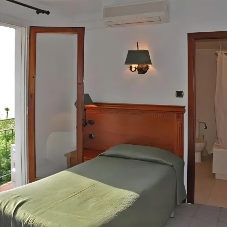 Hotel Haromar Отели в г. Калелла