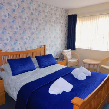 With amazing panoramic views, this is the perfect choice for a seaside holiday.