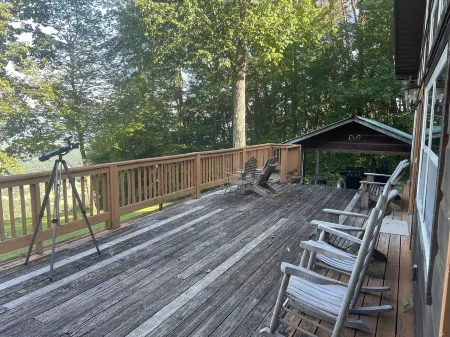 Cabin with beautiful mountain and valley views