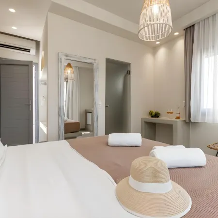 Plaka Hotel I
