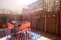 Alegr0 · 60s Chic Central Apartment w/ Garden - vasca da bagno