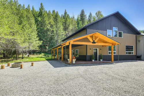 Relax, Reconnect & Explore: Modern Idaho House! Hotels in Bonners Ferry