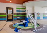 Holiday Inn Express & Suites EUREKA by IHG - Hot Tub