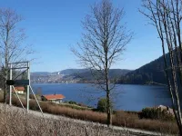 New renovated gite located less than 100 m from the lake, 80 €/nuit outside holidays