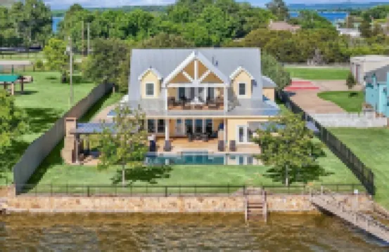 Gorgeous Lakefront Home, Possum Kingdom Lake peninsula! Best Views in the Area!