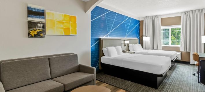 Comfort Suites Hotels in Clackamas County
