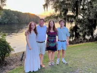 'Beneath the Branches' Cottage Steps to Golf, Tennis, Pool. Pet-Friendly! Hotels in Murrells Inlet