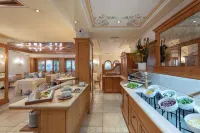 Beverly Alps Hotel & Spa - breakfast