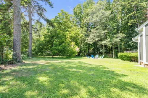 Modern Private Ranch•Very Fast WiFi•Vast Fenced Yard+Deck+Fire Pit!