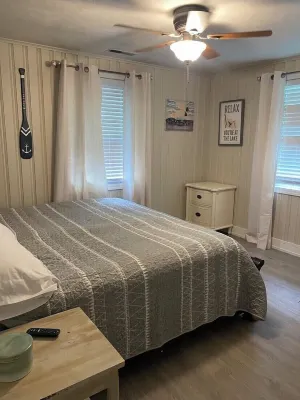 Gorgeous lake front cottage. Enjoy those summer nights on the lake