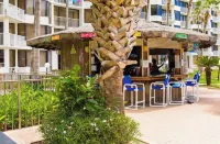 Beach view 3 bedroom condo 2 minute walk from the beach!