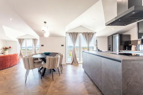 Luxury Apartment Marino Near Beach - Homestays