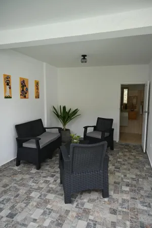 Colonial Villa in Nueva Esparta WiFi, AC, hot tub, parking, mountain view, 2 Bed