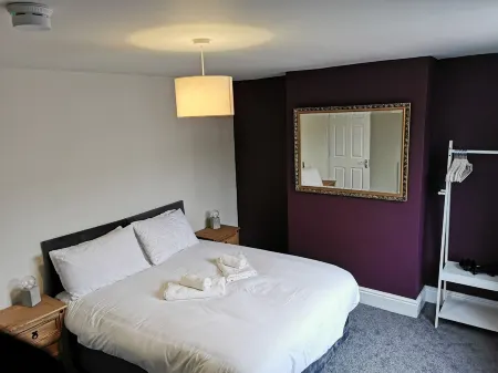 Spacious & Stylish Pet-Friendly Home – Perfect for Short or Long Stays Отели в г. Киддерминстер