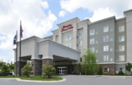 Hampton Inn & Suites Greensboro/Coliseum Area Hotels near Greensboro Coliseum