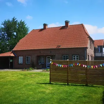 Wunderschöne Ferienwohnung mit Kamin und Großem Garten an der Nordsee