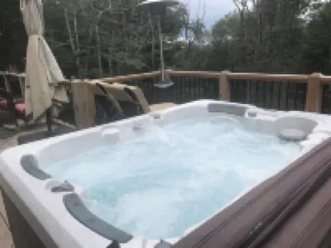 Voted #1 Home on Beech, Loft, Views, Hot Tub, Pets, Private, 2 Beds, & Firepit