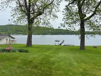 Charming 4-bedroom house with WiFi and AC in Branchport